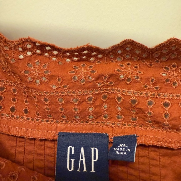 Women's Rust Button-Up Top - Picture 3 of 3